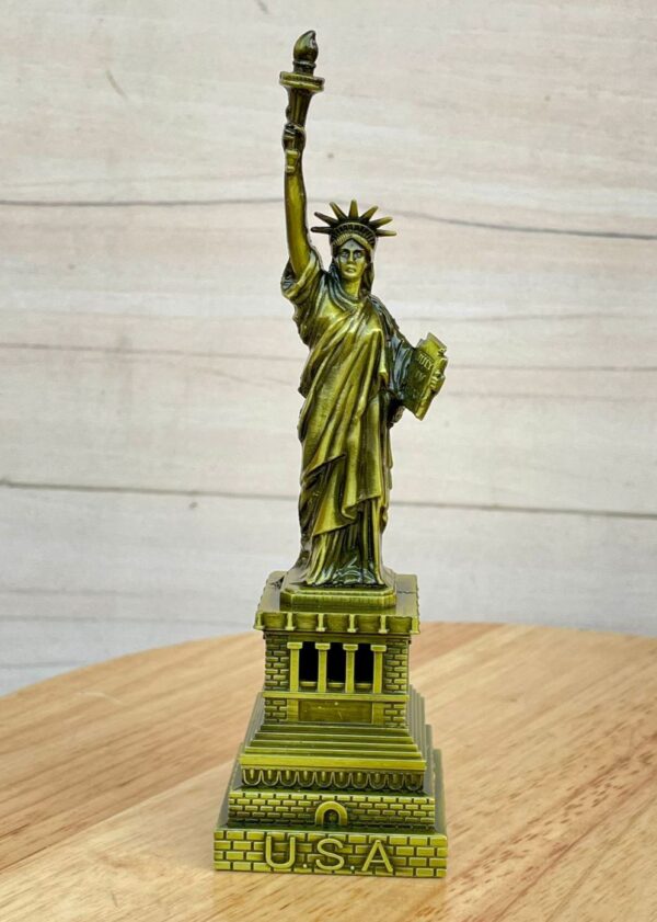 Metal Statue Of Liberty USA (Size: 15 CM)